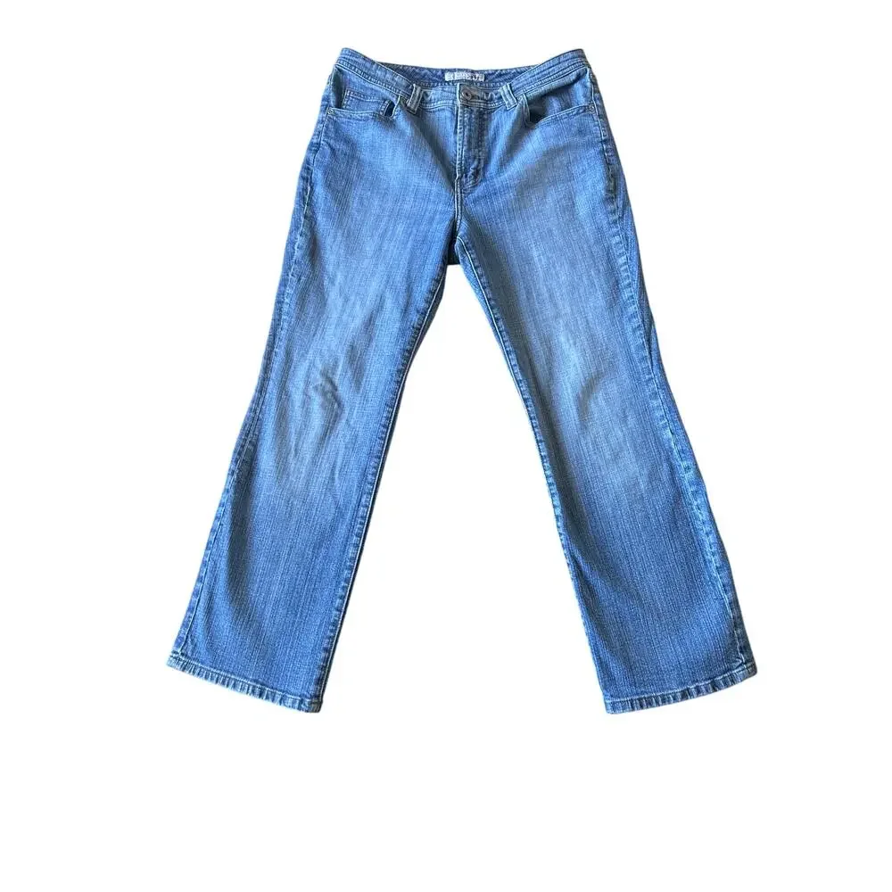 Chico’s Platinum Short Jeans - Picture 1 of 9